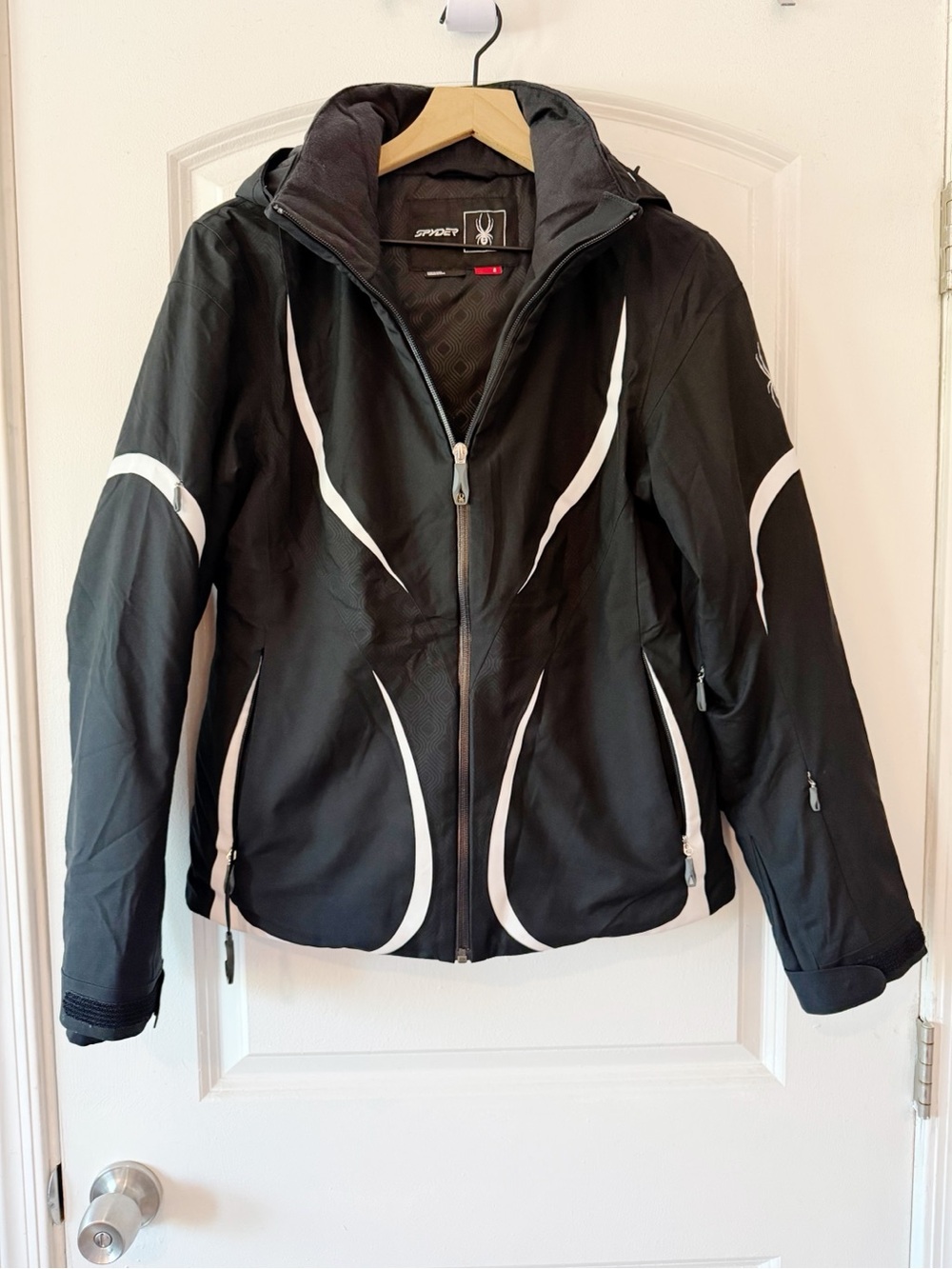 SPYDER Women’s Ski Jacket Black Insulated Hooded Winter Snow Sz 8